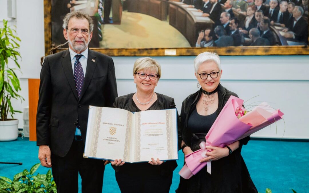 Naša Melita Horvatek Forjan, prof. Hrvatskog jezika dobitnica je Državne nagrade „Ivan Filipović”